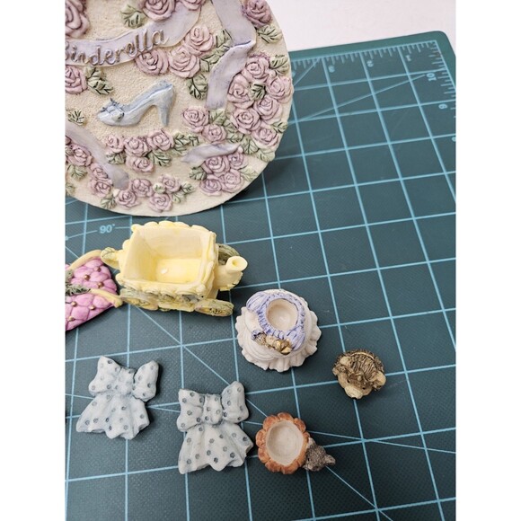 Vintage Cinderella 1996 Popular Imports Mini Resin Tea set - Picture 10 of 16